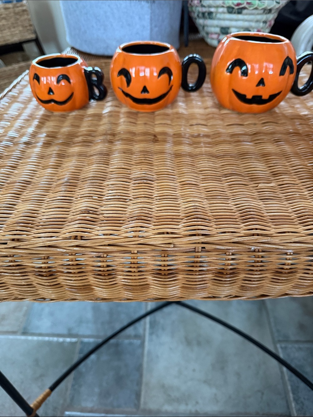 Orange Ceramic Jack-O'-Lantern Mug Set of 3 dishwasher safe  like new